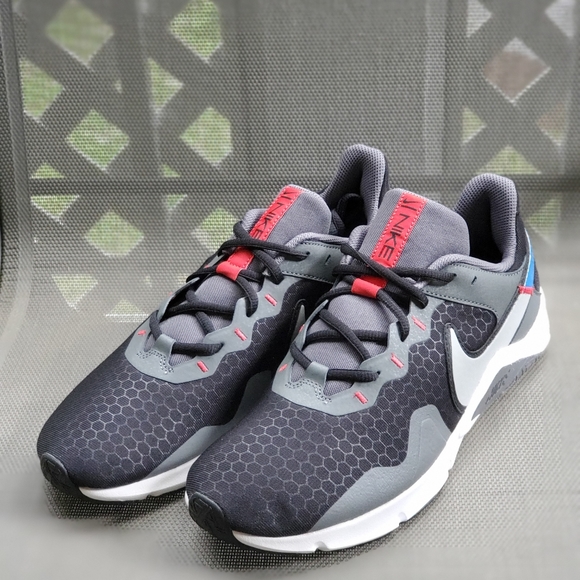 NEW Nike Legend Essential 2 Trainers shoes Size 10 - Picture 4 of 6